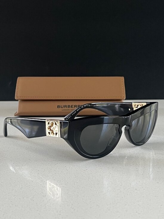 Burberry BE4422U411287 Black cat-eye sunglasses main image 7